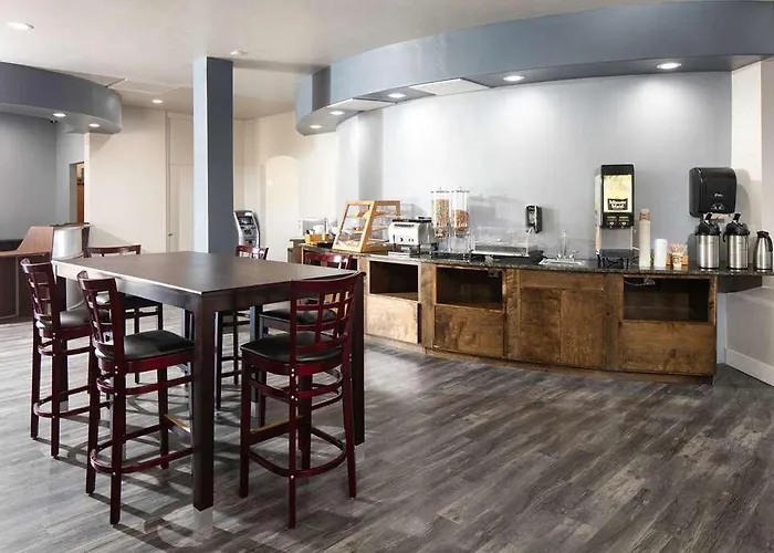 Red Lion Downtown Hotel