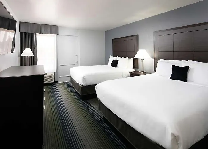 Red Lion Downtown Hotel 2*